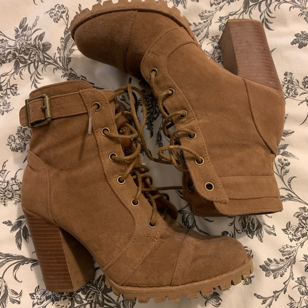 Cute Rylee style Shoedazzle booties!